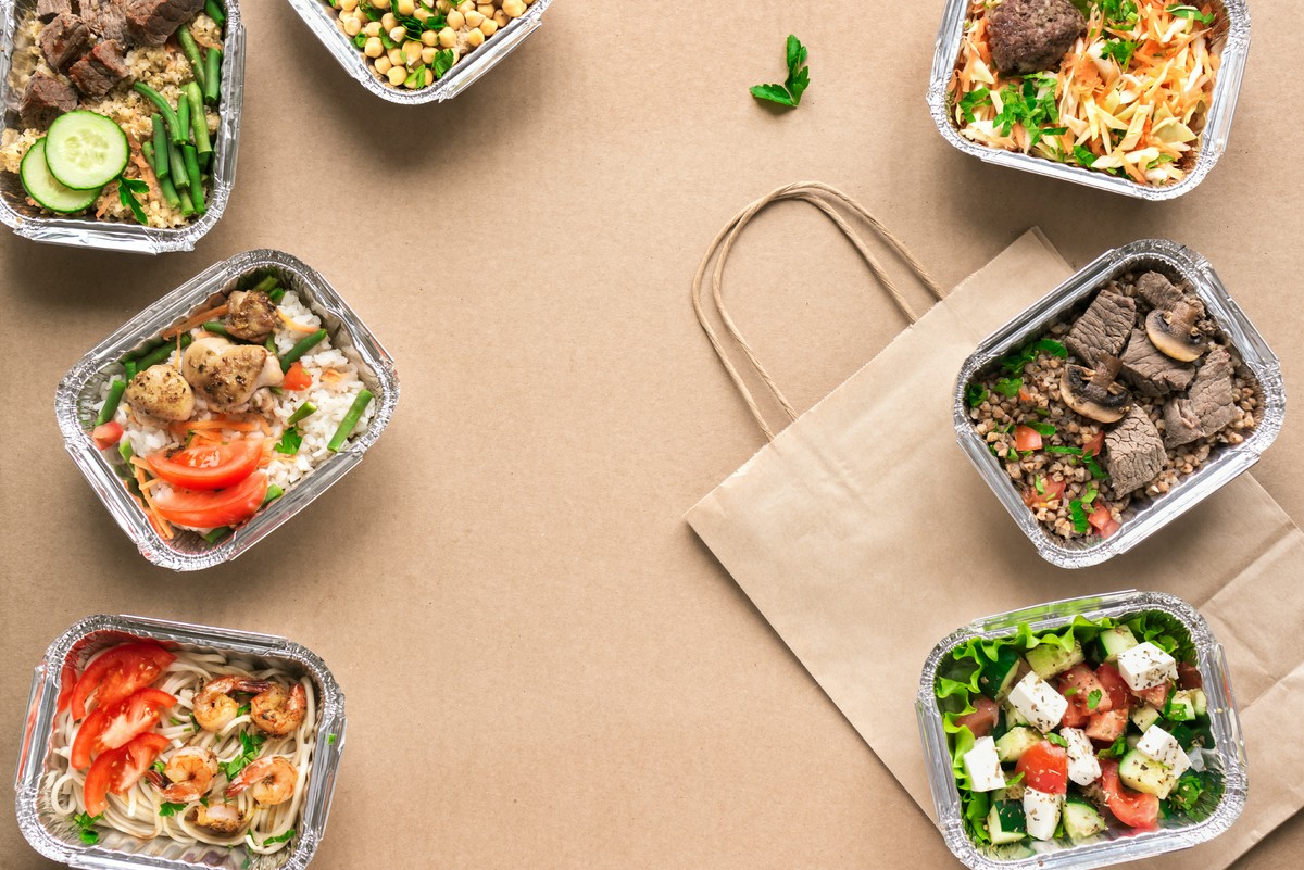 Jakie opakowania cateringowe wybrać?