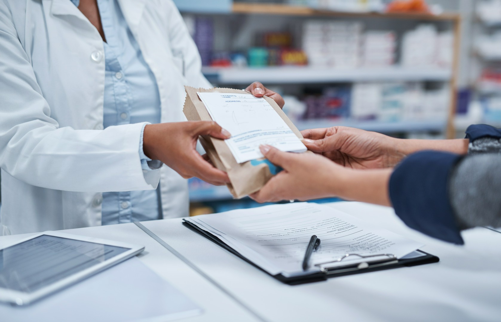 Kiedy warto skorzystać z oferty hurtowni materiałów medycznych?
