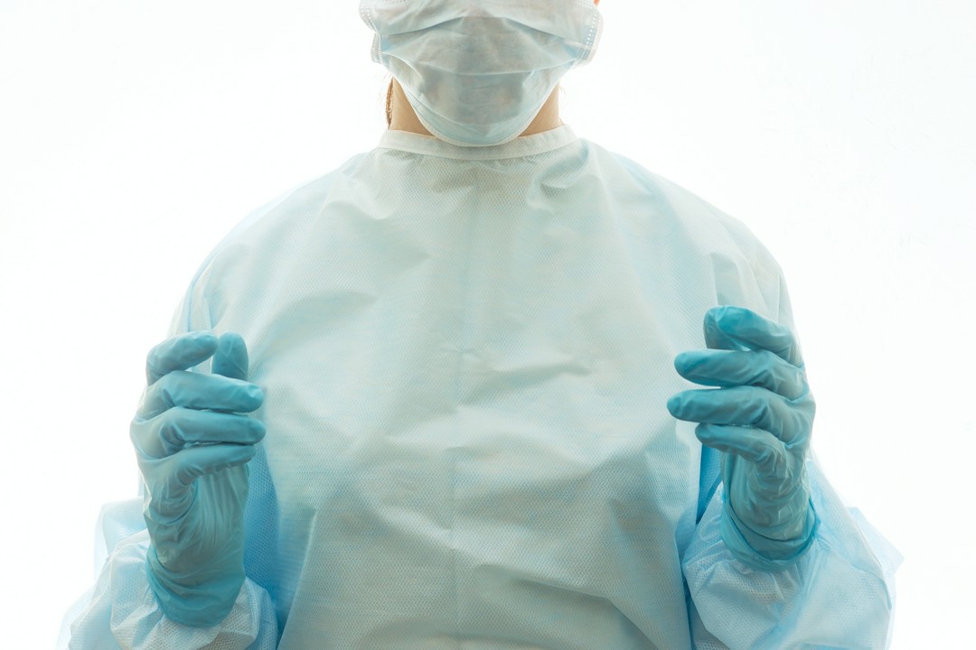 Dlaczego medyczne kombinezony ochronne są jednorazowe?
